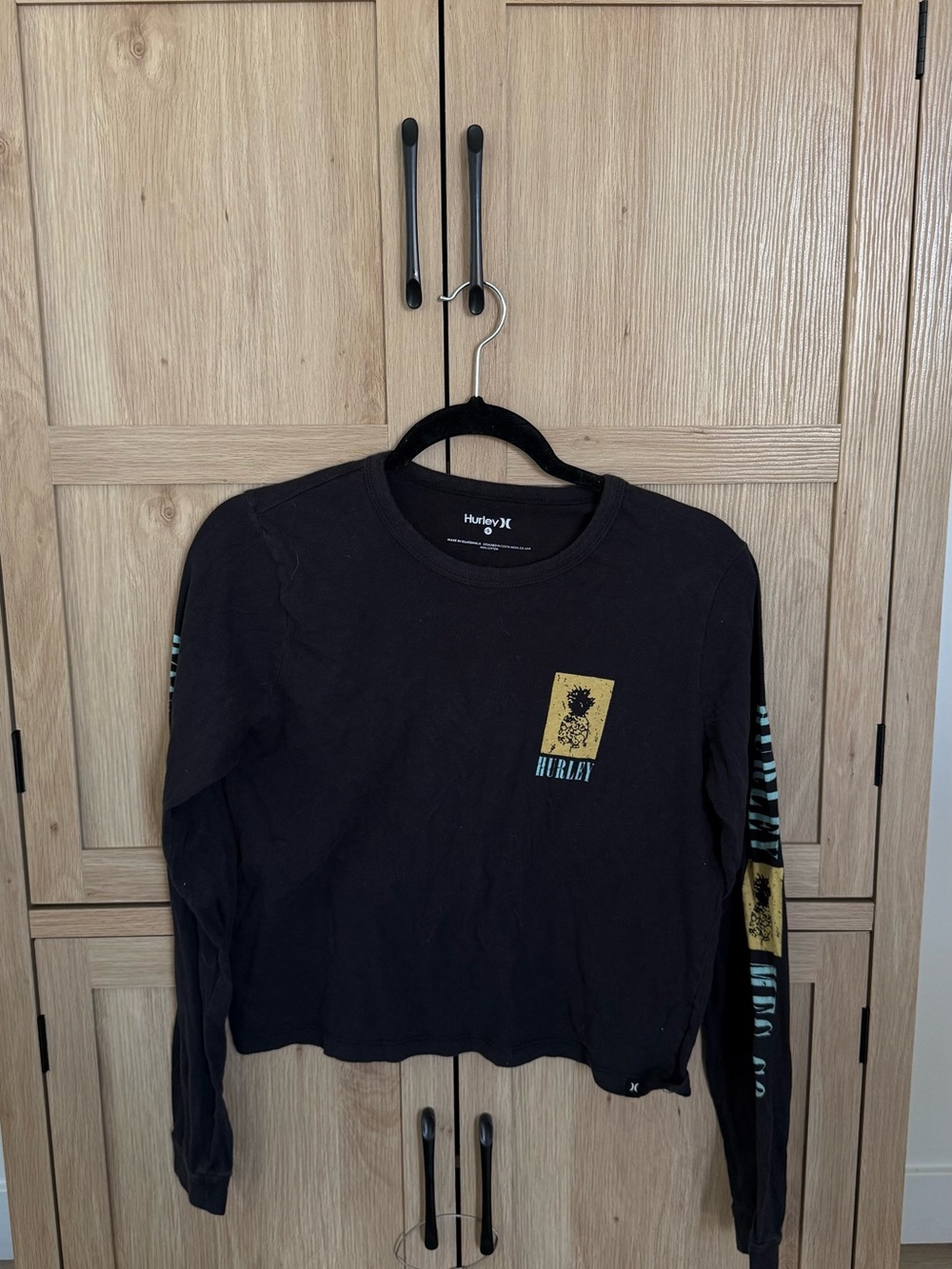 Hurley Women's Black Long-Sleeve Graphic Tee